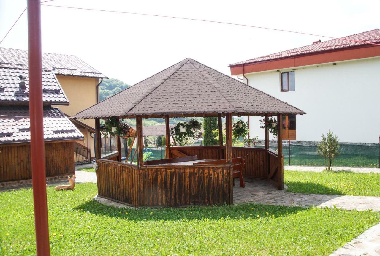 Hotel Pensiunea Nicol Valea Iasului Exterior foto